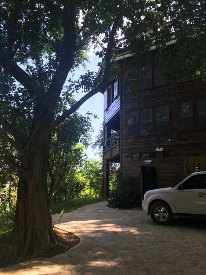 Roatan Bed & Breakfast Apartments ウェスト・エンド エクステリア 写真