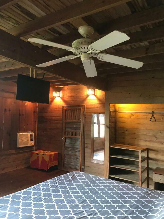 Roatan Bed & Breakfast Apartments ウェスト・エンド エクステリア 写真